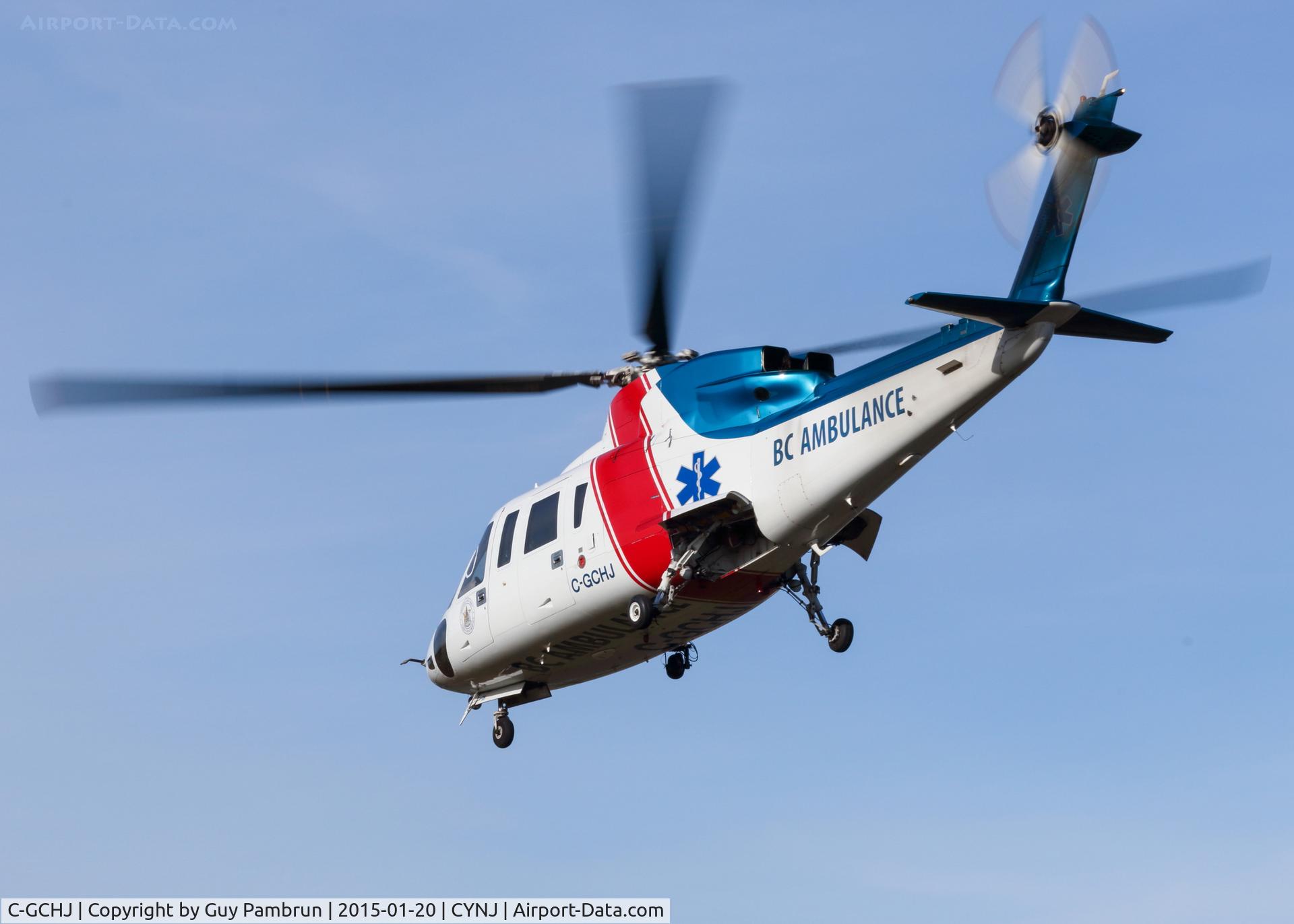 C-GCHJ, 1998 Sikorsky S-76C C/N 760496, take off