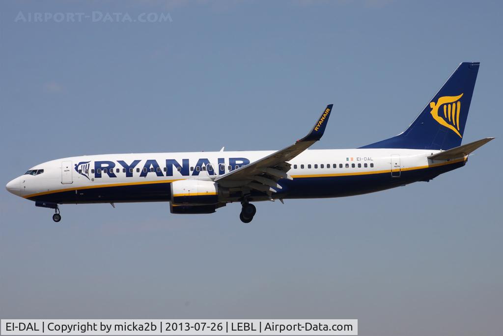 EI-DAL, 2003 Boeing 737-8AS C/N 33718, Landing
