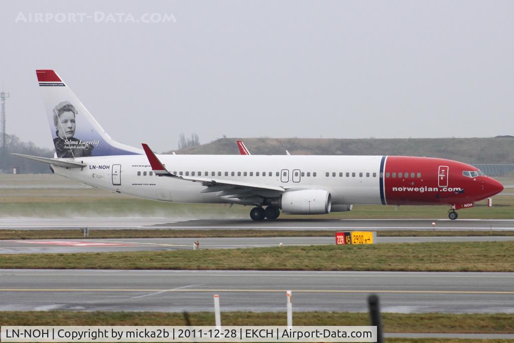 LN-NOH, 2009 Boeing 737-86N C/N 36814, Take off