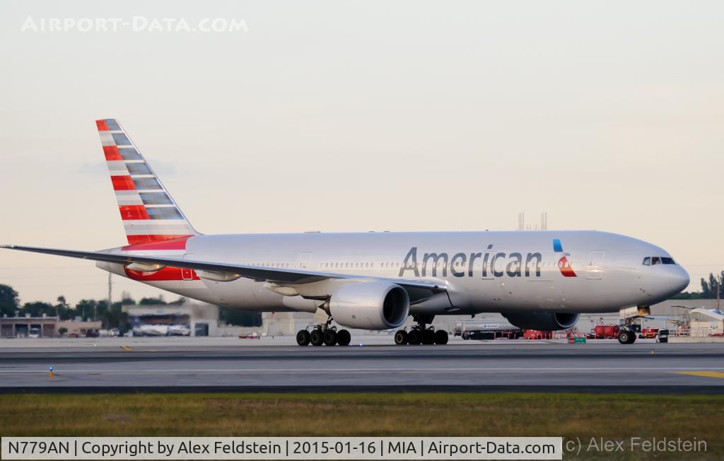 N779AN, 1999 Boeing 777-223 C/N 29955, Miami