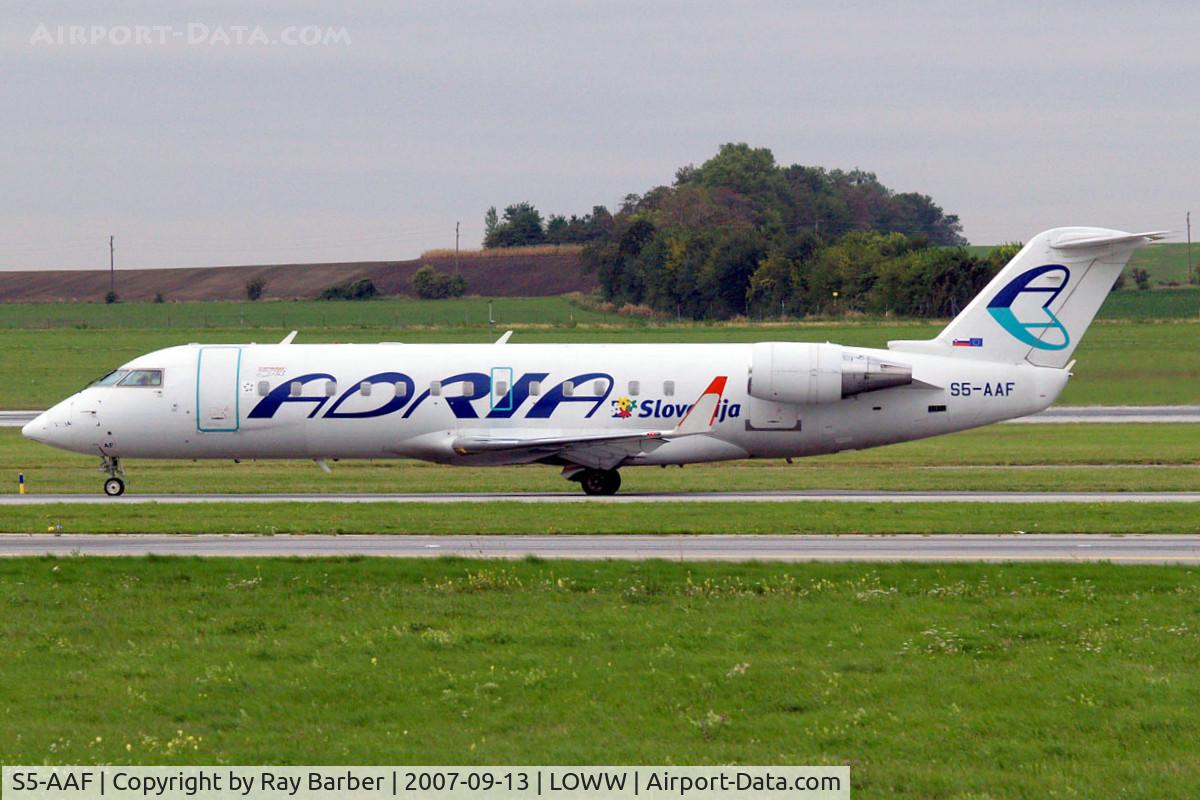 S5-AAF, 1998 Canadair CRJ-200LR (CL-600-2B19) C/N 7272, Canadair CRJ-200LR [7272] (Adria Airways) Vienna-Schwechat~OE 13/09/2007