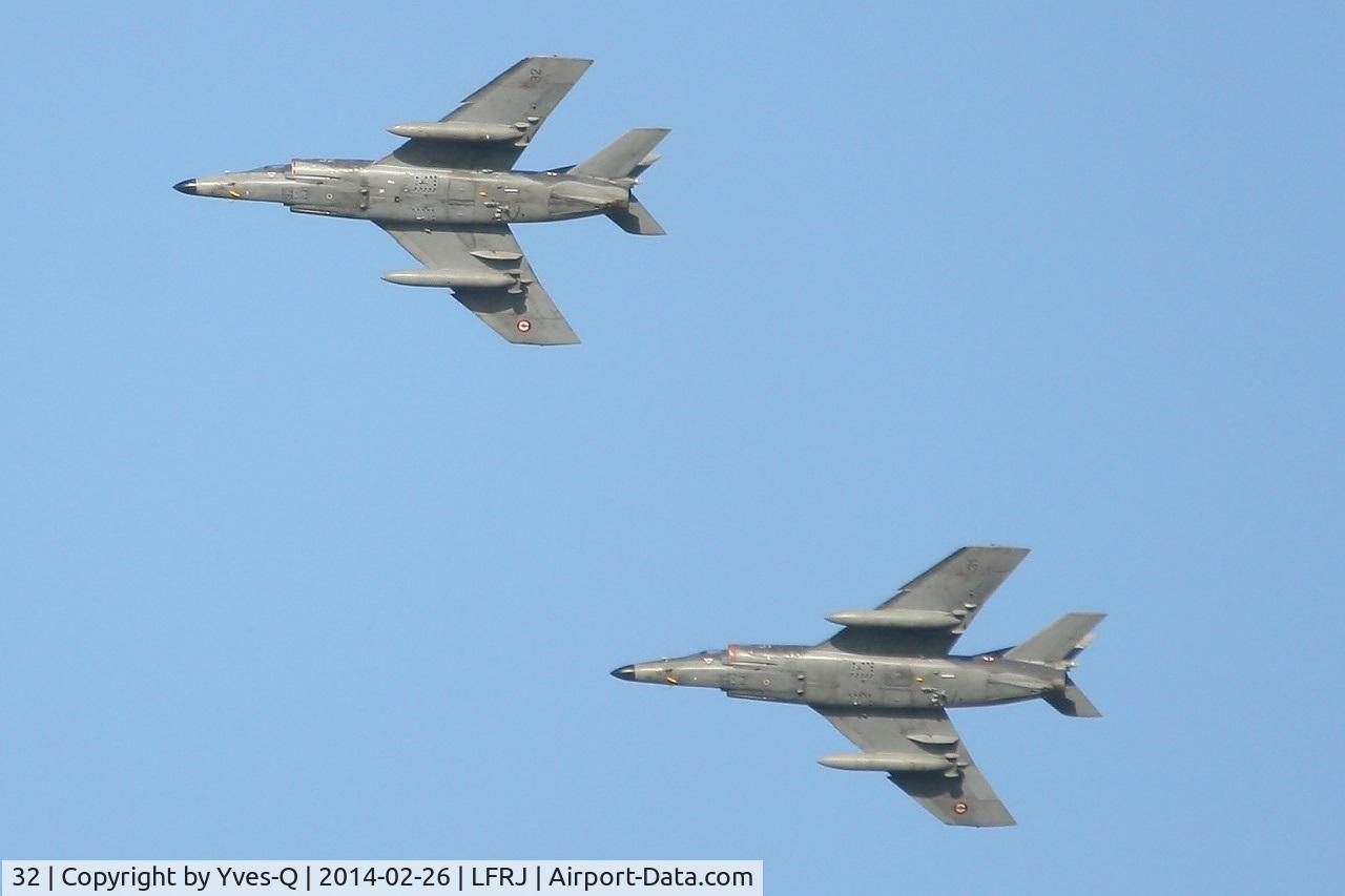 32, Dassault Super Etendard C/N 32, Dassault Super Etendard M (SEM), Break before landing, Landivisiau Naval Air Base (LFRJ)