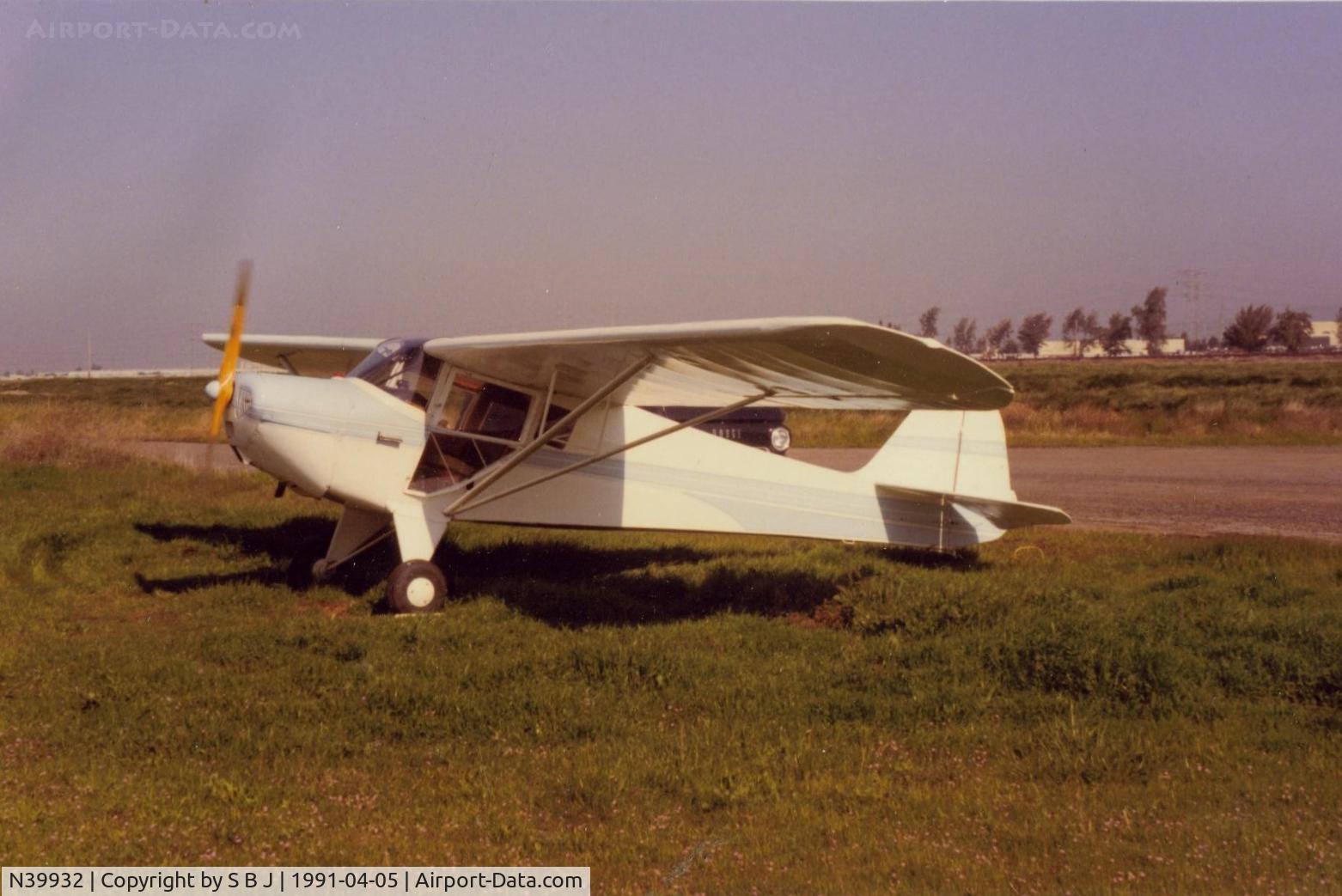 N39932, 1945 Taylorcraft BC12-D C/N 6585, 932 at the Sky Sailing airport in Fremont,Ca shortly before it closed.