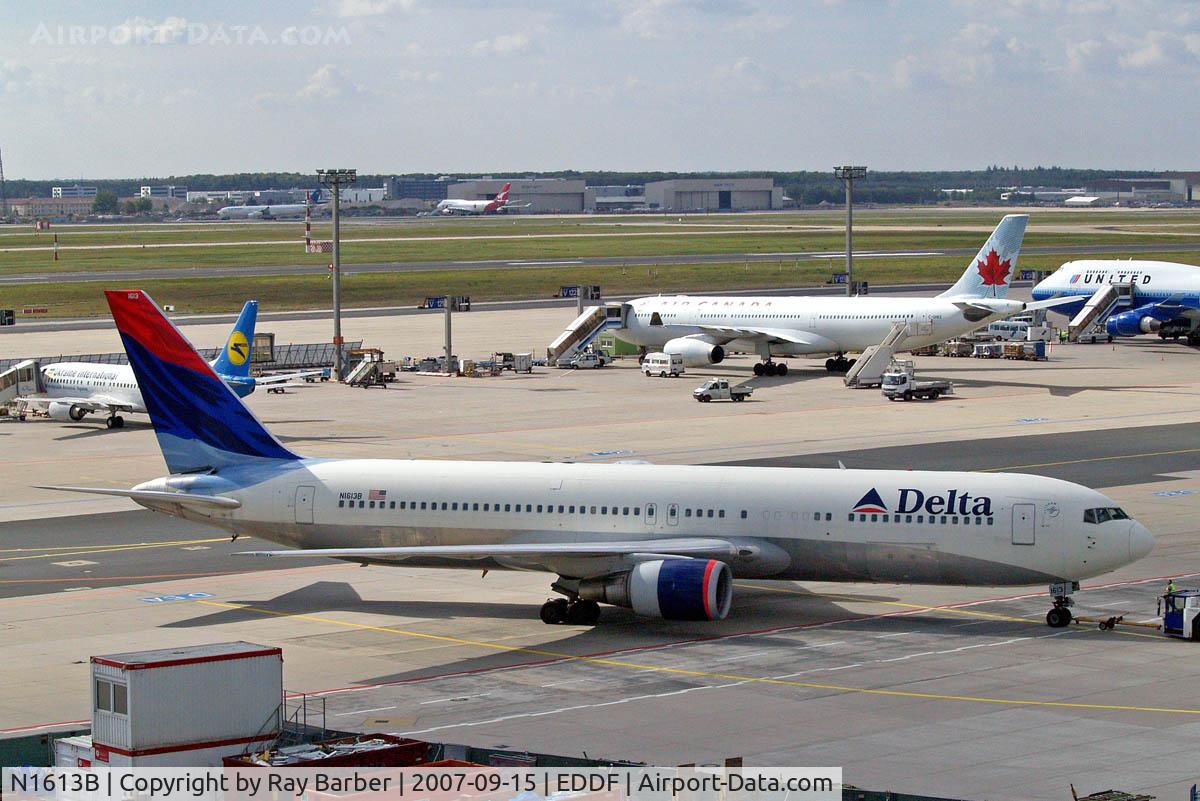 N1613B, 2001 Boeing 767-332 C/N 32776, Boeing 767-332ER [32776] (Delta Air Lines) Frankfurt~D 15/09/2007
