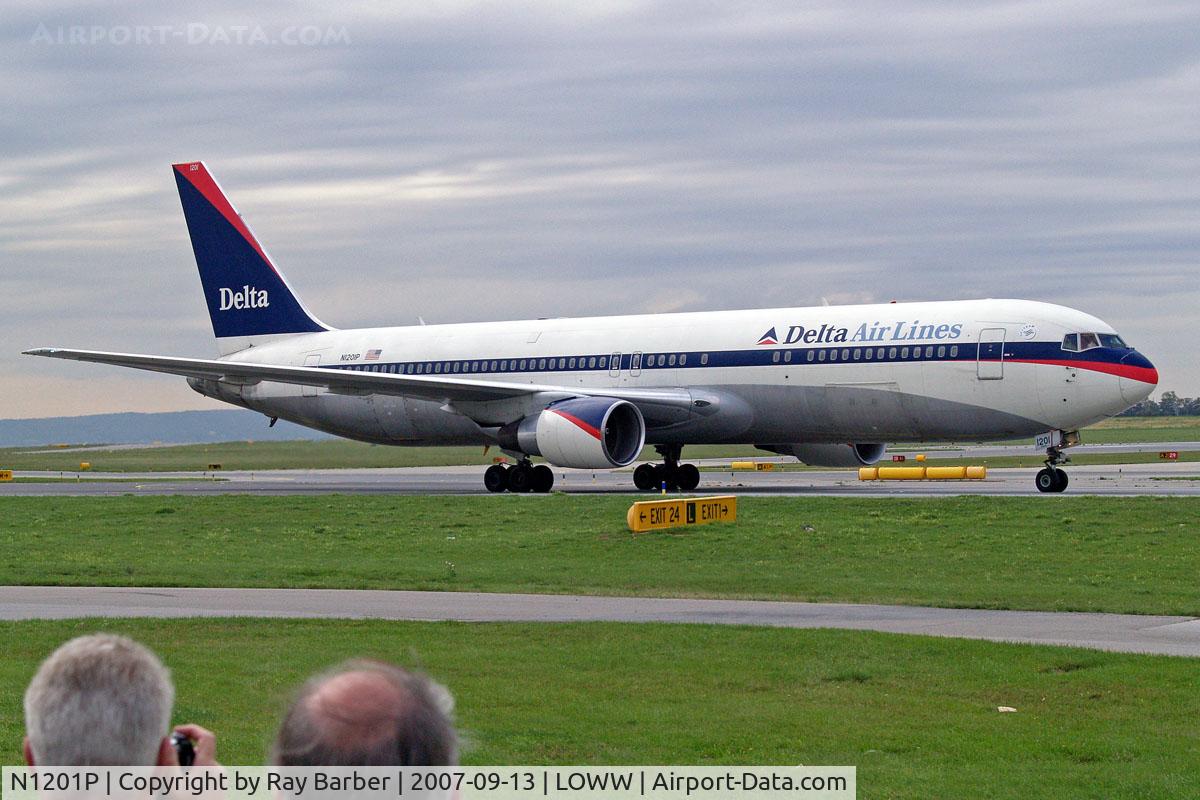 N1201P, 1998 Boeing 767-332 C/N 28458, Boeing 767-332ER [28458] (Delta Air Lines)  Vienna-Schwechat~OE 13/09/2007