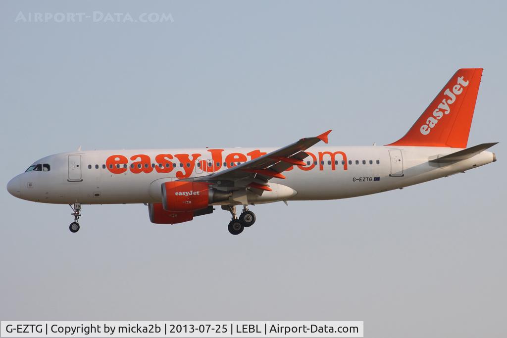 G-EZTG, 2009 Airbus A320-214 C/N 3946, Landing