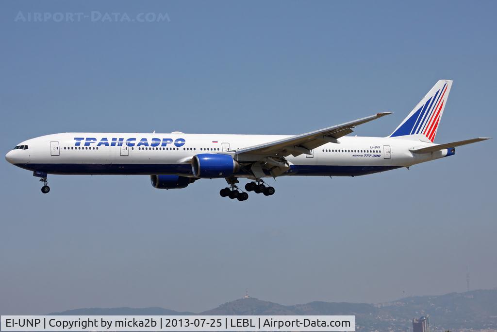 EI-UNP, 1998 Boeing 777-312 C/N 28516, Landing