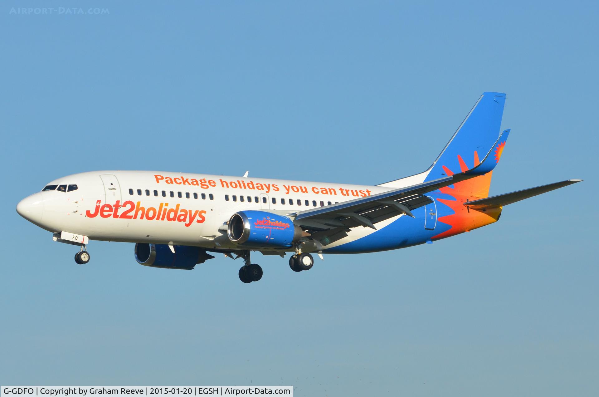 G-GDFO, 1998 Boeing 737-3U3 C/N 28740, About to land at Norwich.