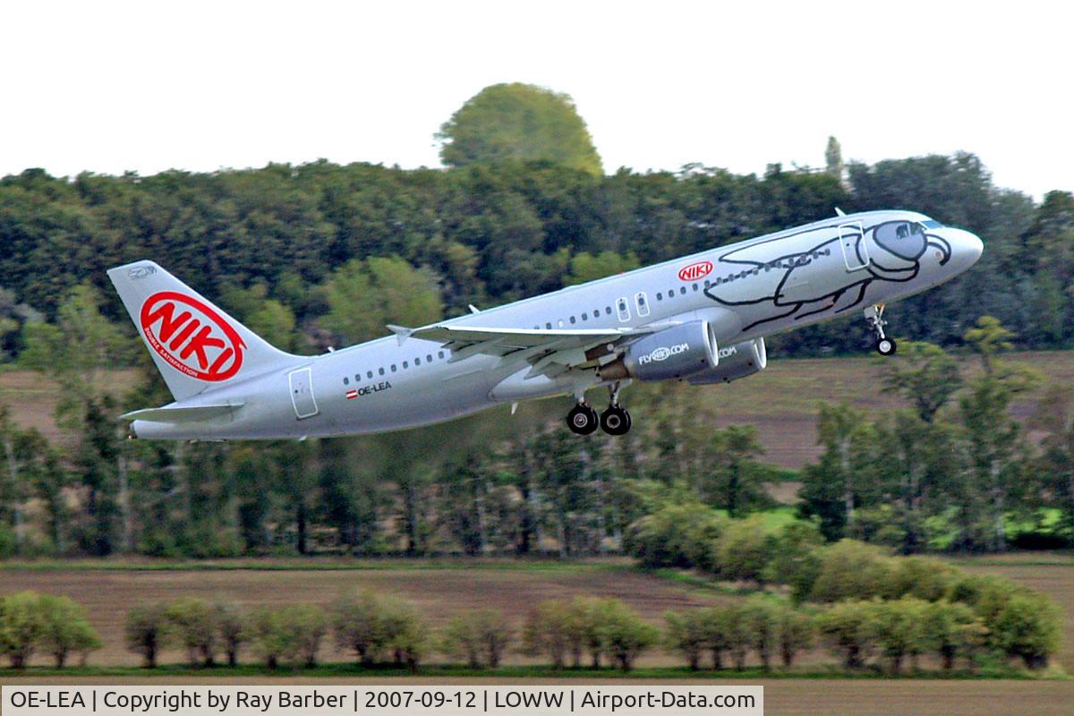 OE-LEA, 2005 Airbus A320-214 C/N 2529, Airbus A320-214 [2529] (flyniki) Vienna-Schwechat~OE 12/09/2007