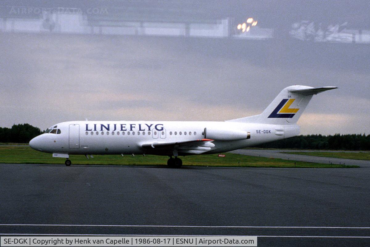 SE-DGK, 1977 Fokker F.28-4000 Fellowship C/N 11123, Fokker F28 of Linjeflyg on the apron of Umeå airport, Sweden