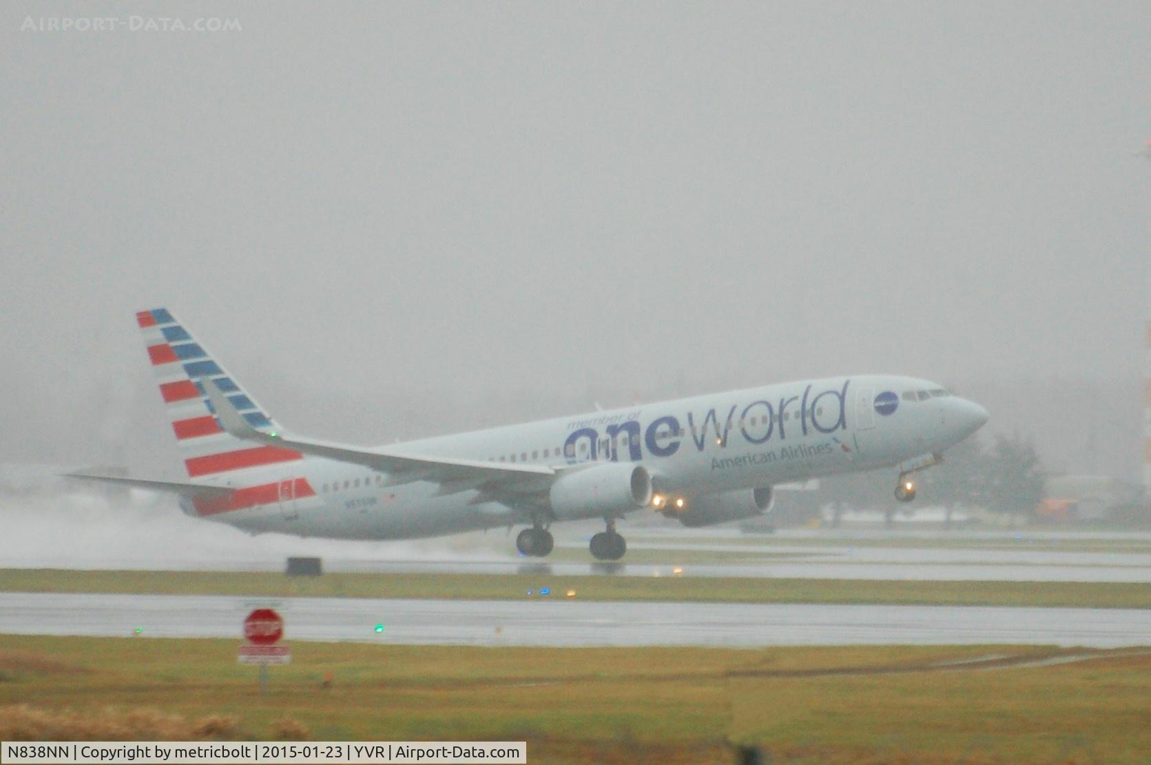 N838NN, 2010 Boeing 737-823 C/N 31097, Rainy day departure to Dallas