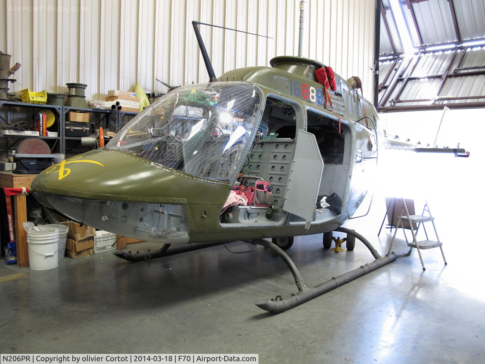 N206PR, Bell OH-58A Kiowa C/N 16888R, Working on this nice OH-58