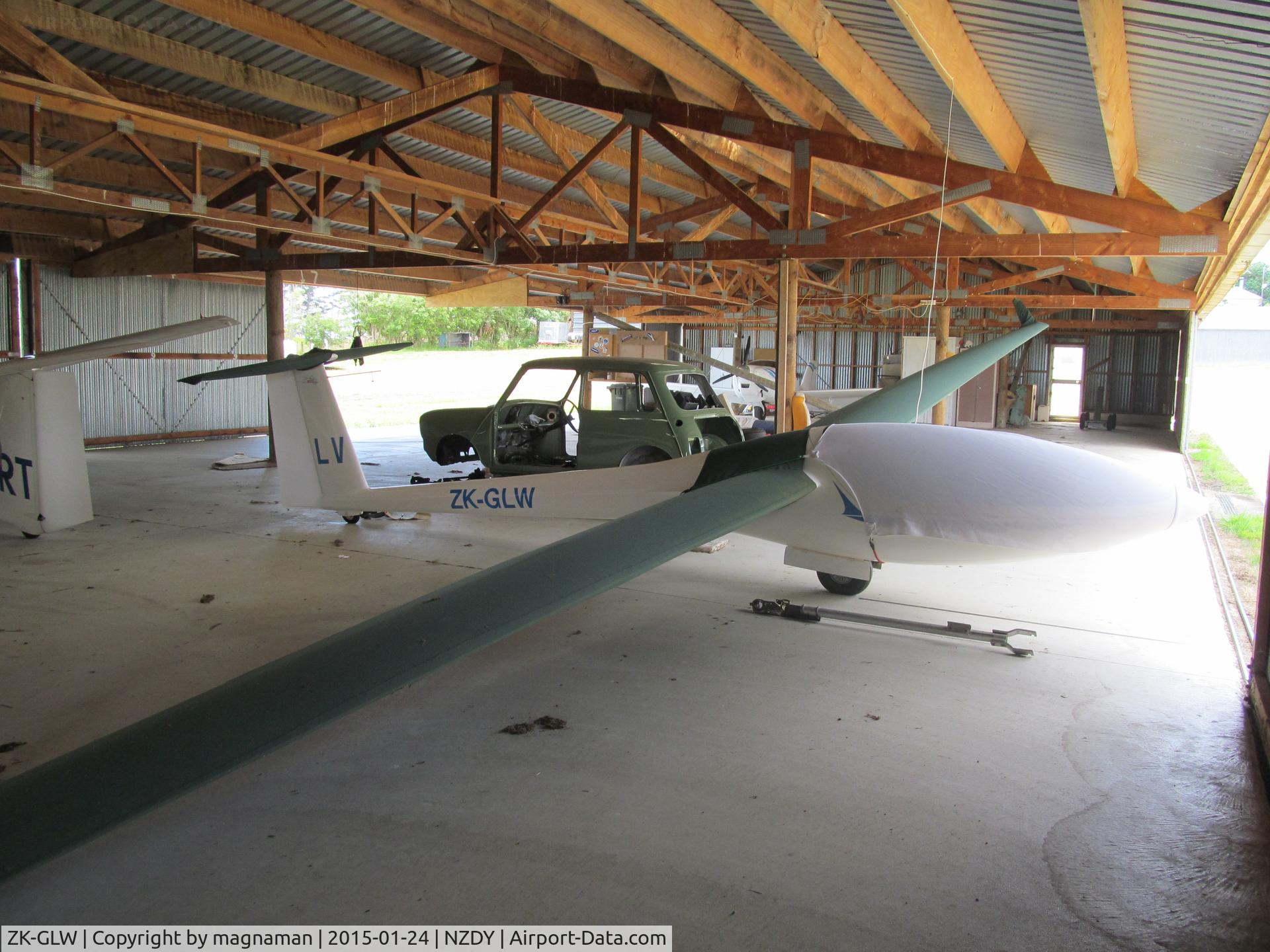 ZK-GLW, Glaser-Dirks DG-300 Elan C/N 3E491, at drury