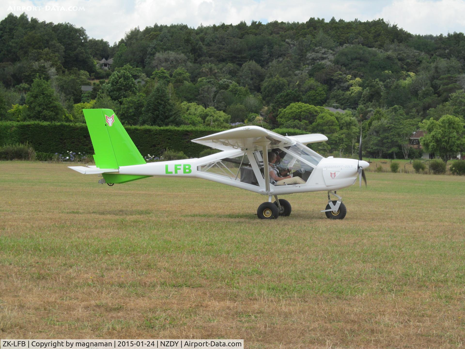 ZK-LFB, Aeroprakt A-22LS Foxbat C/N 221, just landed at drury - did a few circuits whilst there