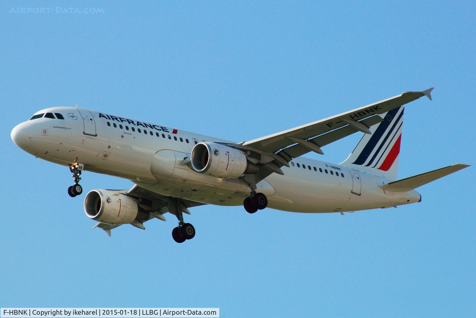 F-HBNK, 2012 Airbus A320-214 C/N 5084, Landing on runway 12.