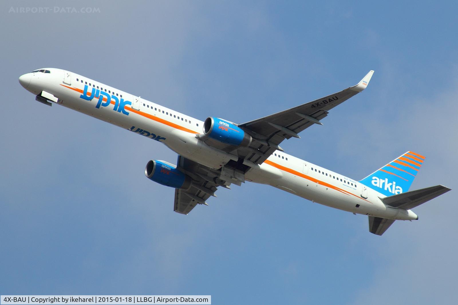 4X-BAU, 1999 Boeing 757-3E7 C/N 30178, T/O runway 26.