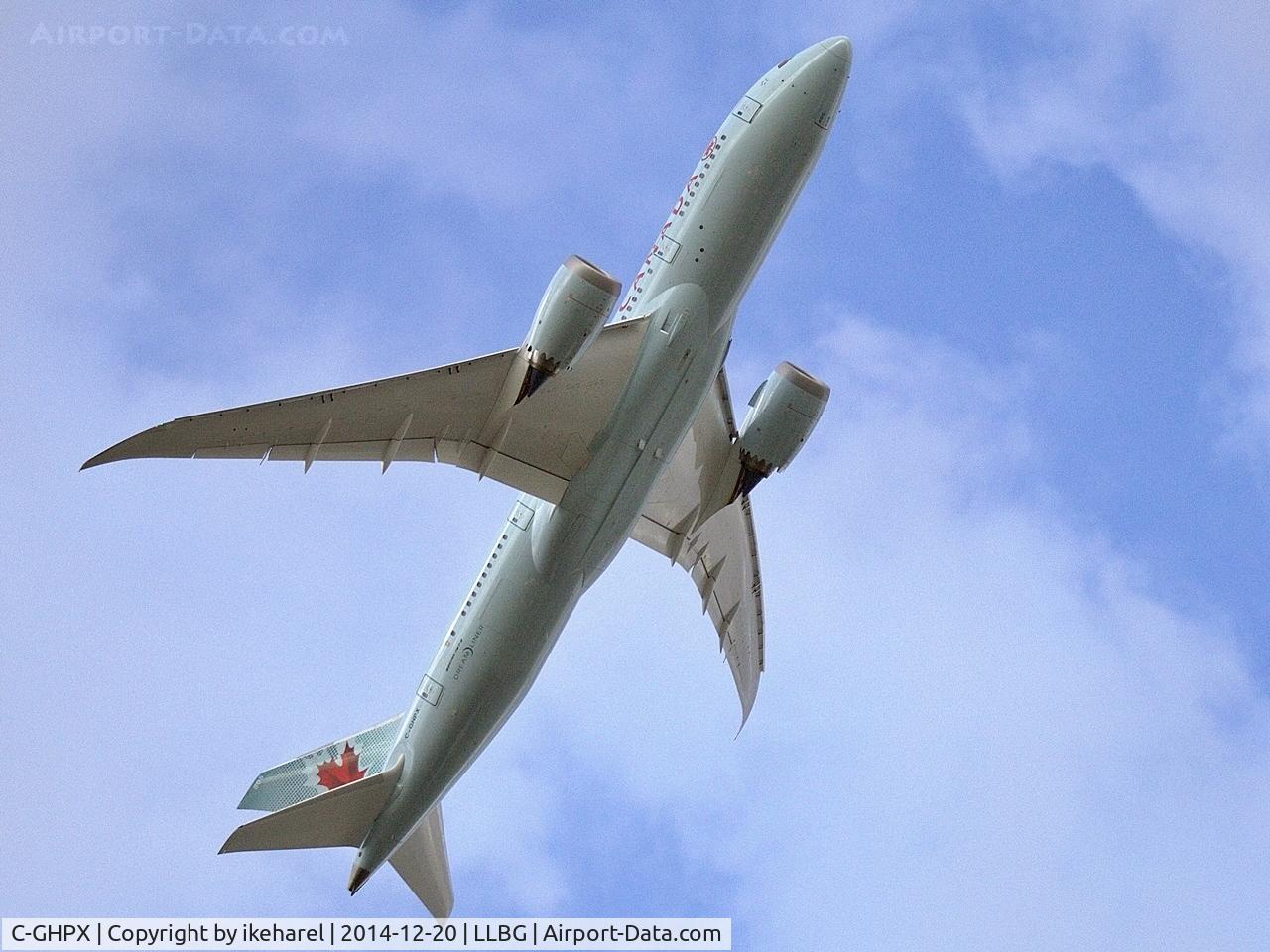 C-GHPX, 2014 Boeing 787-8 Dreamliner C/N 35261, Air-Canada T/O runway 12, en-route to Toronto.Cropped sides picture.