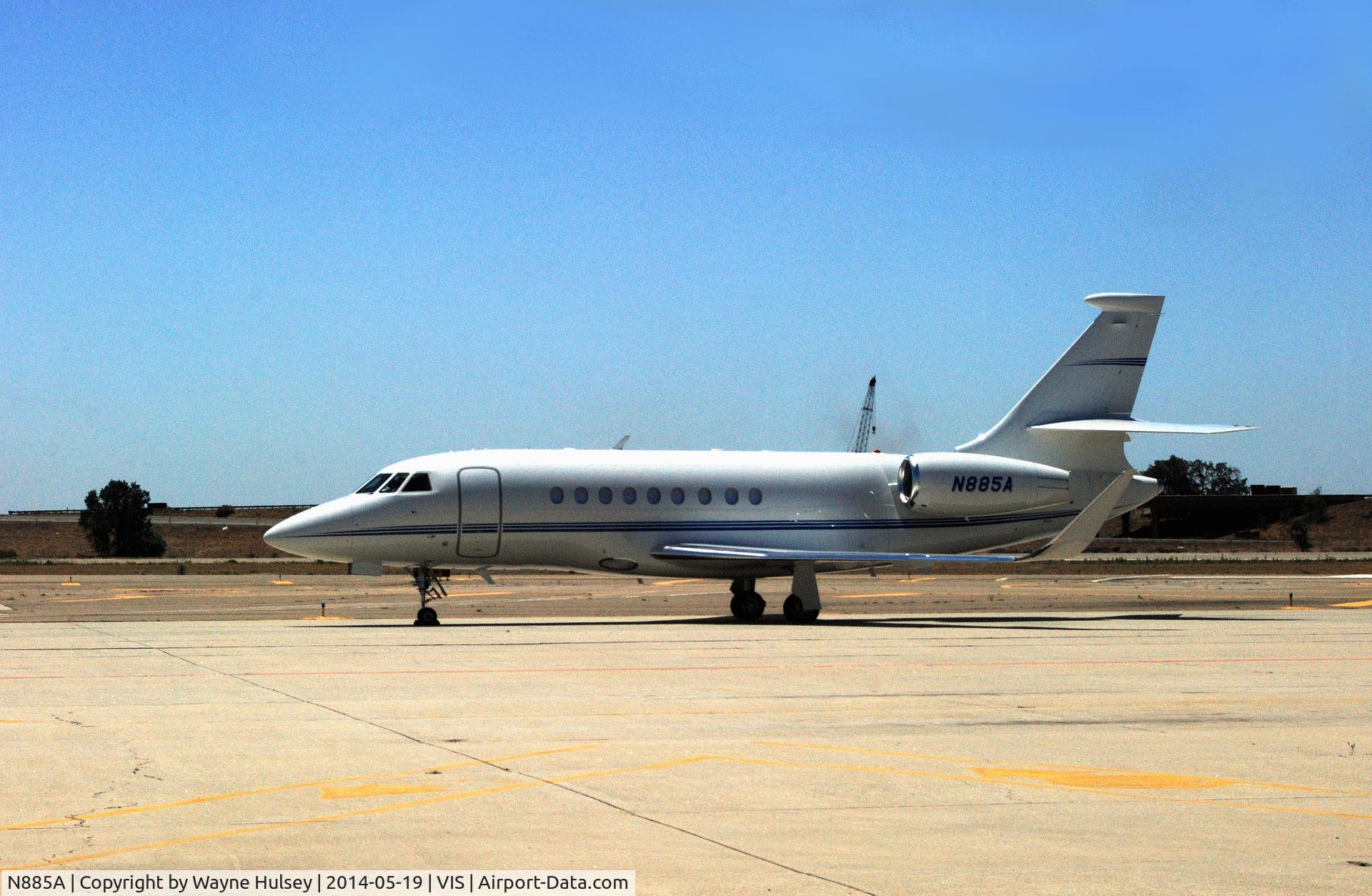 N885A, 2013 Dassault Falcon 2000LX C/N 265, preparing for take off