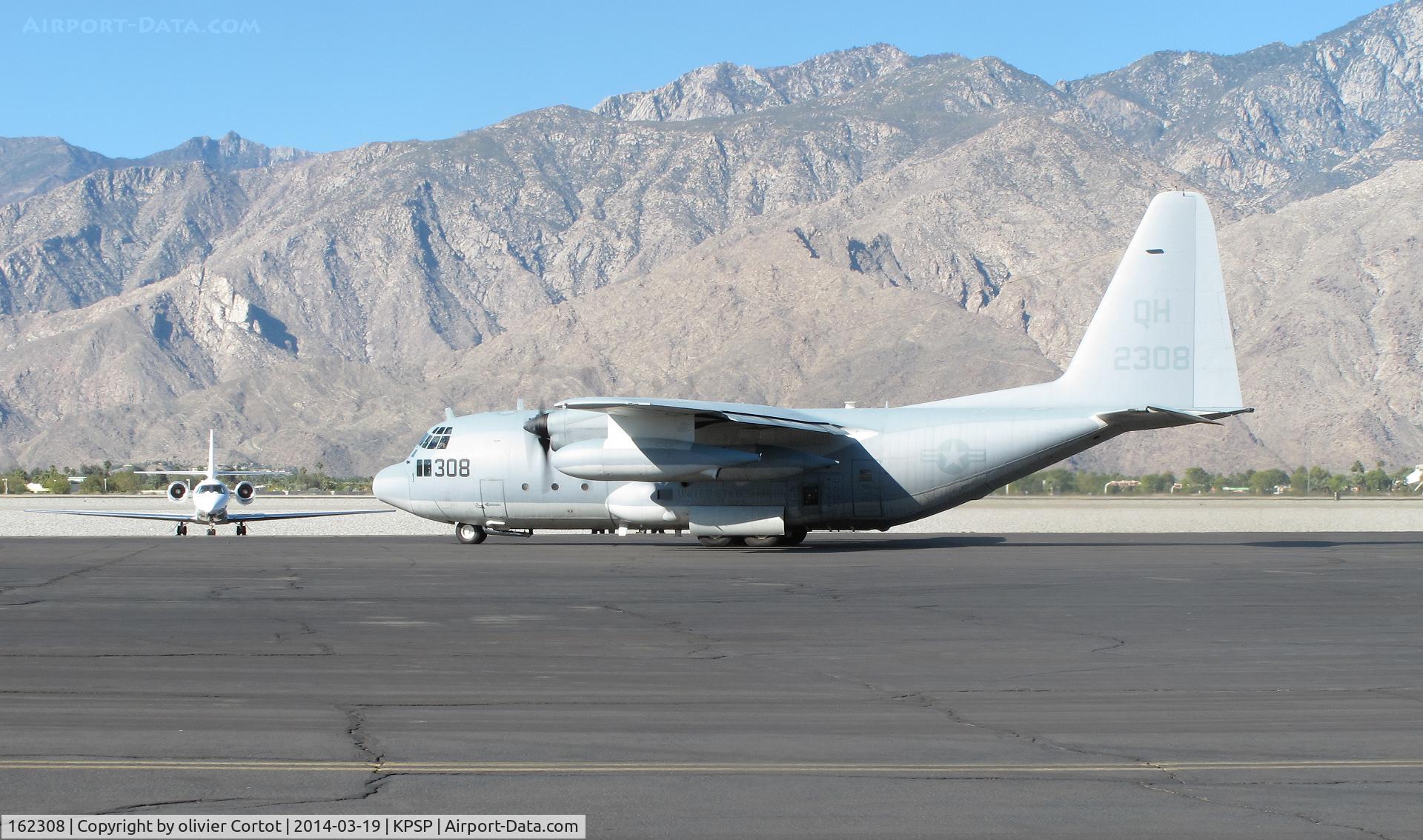 162308, 1982 Lockheed KC-130T Hercules C/N 382-4972, Palm Springs in the morning