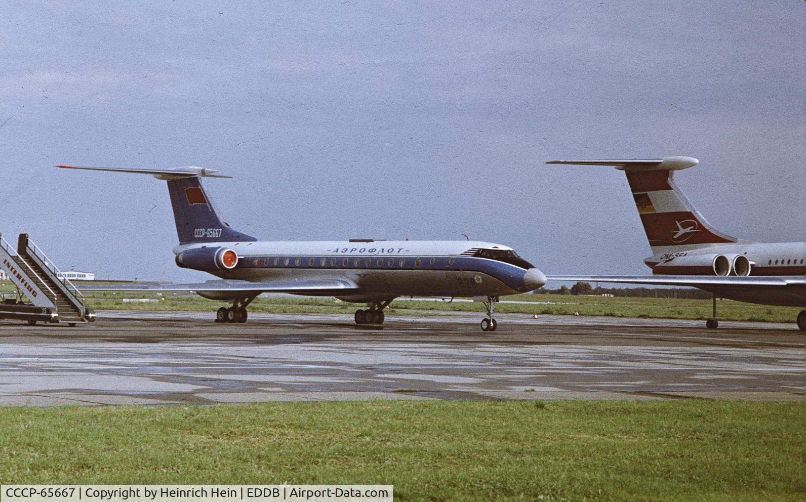 CCCP-65667, 1971 Tupolev Tu-134A C/N 1351207, TU-134A in Berlin-Schönefeld auf dem Weg nach Le Bourget.