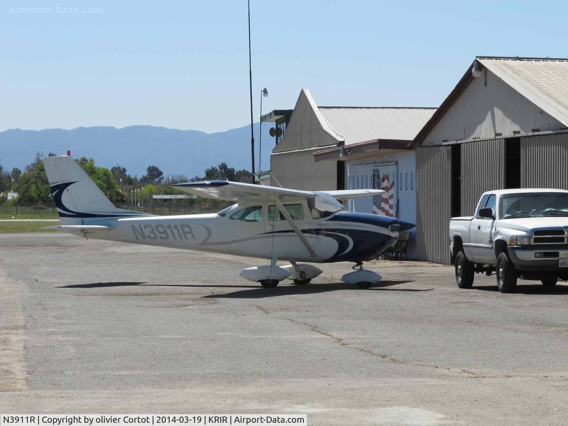 N3911R, 1966 Cessna 172H C/N 17255411, Flabob parking