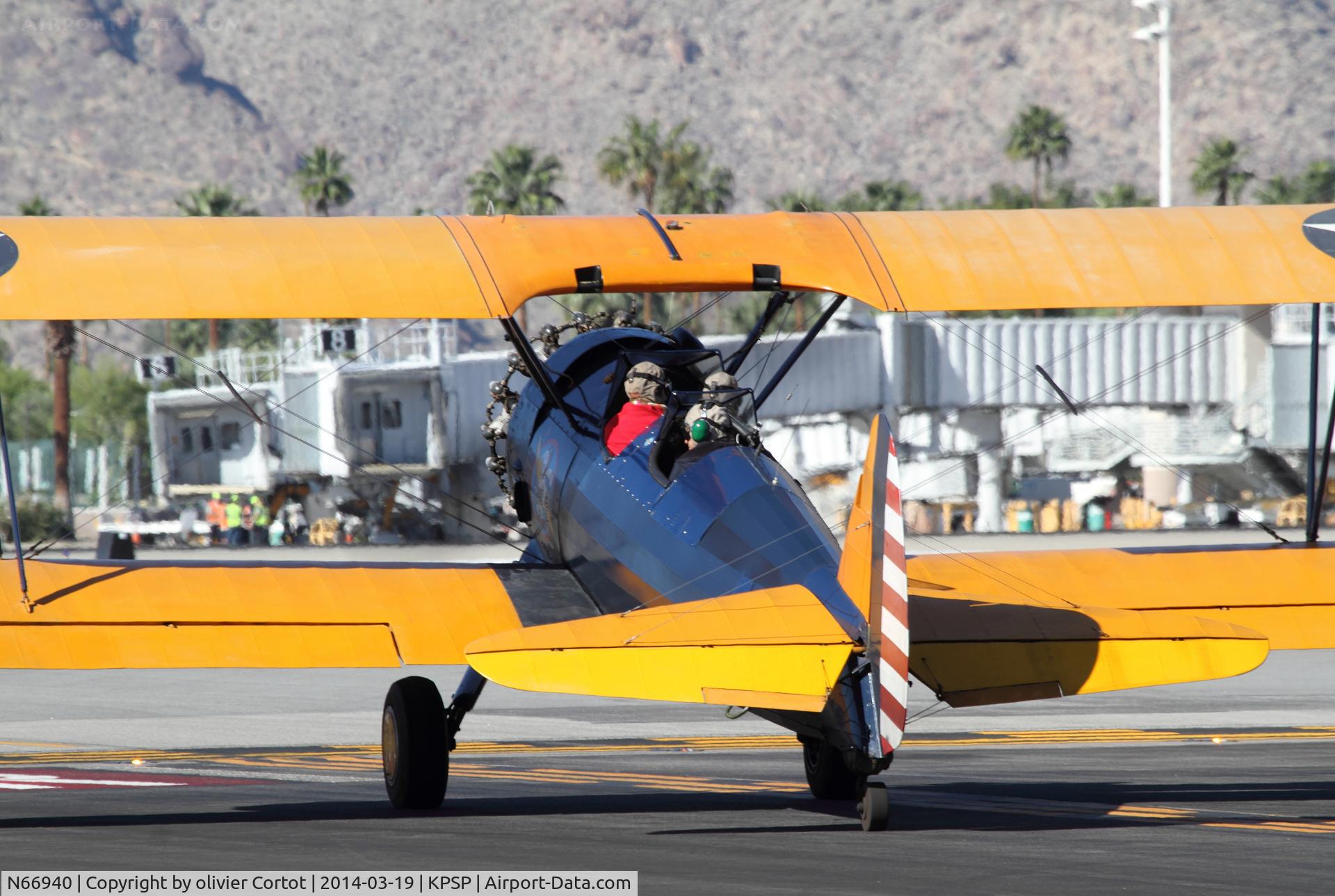 N66940, 1943 Boeing A75N1(PT17) C/N 75-4716, happy customers go for a ride