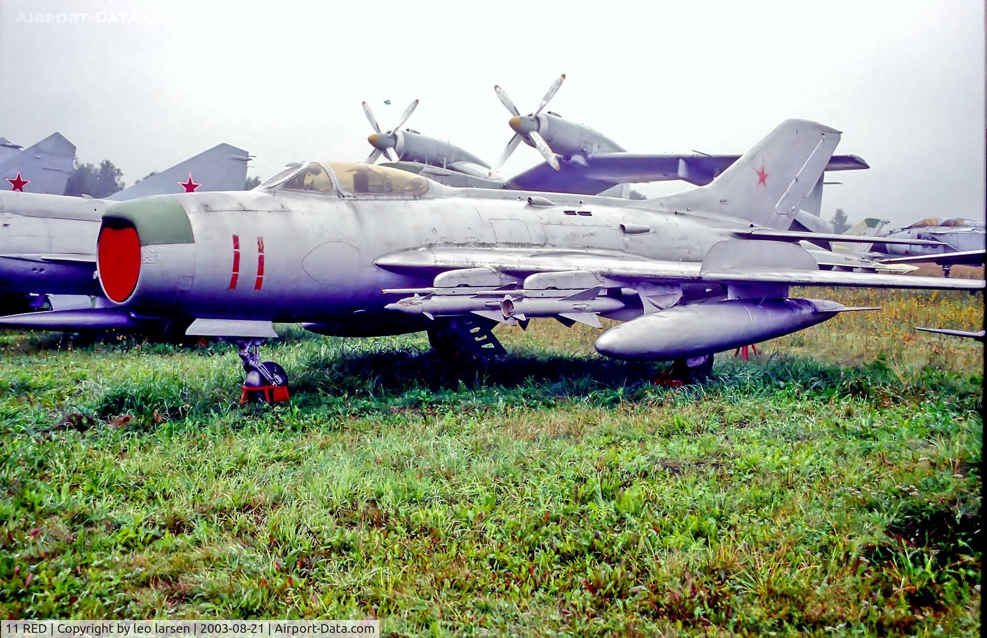 11 RED, Mikoyan-Gurevich MiG-19PM C/N 65210104, Monino Museum Moscow 21.8.03