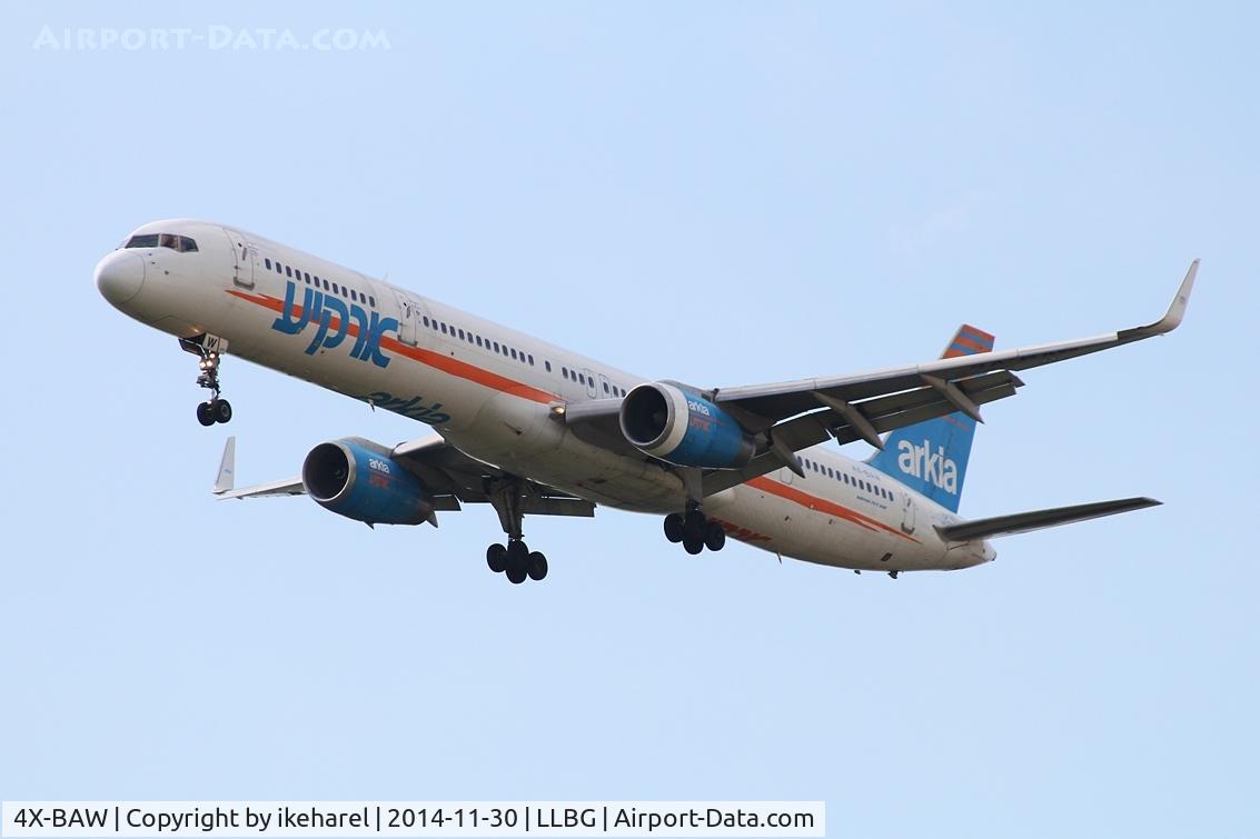 4X-BAW, 2000 Boeing 757-3E7 C/N 30179, Arkia landing runway 12.