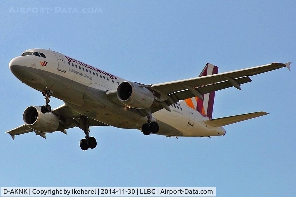 D-AKNK, 1999 Airbus A319-112 C/N 1077, GermanWings landing runway 12.