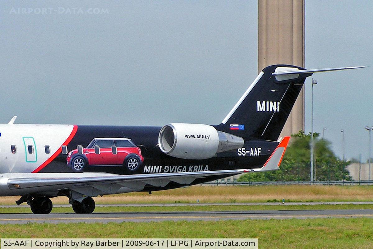 S5-AAF, 1998 Canadair CRJ-200LR (CL-600-2B19) C/N 7272, Canadair CRJ-200LR [7272] (Adria Airways) Paris-Charles De Gaulle~F 17/06/2009 Showing a close up of the artwork on the rear fuselage and tail.