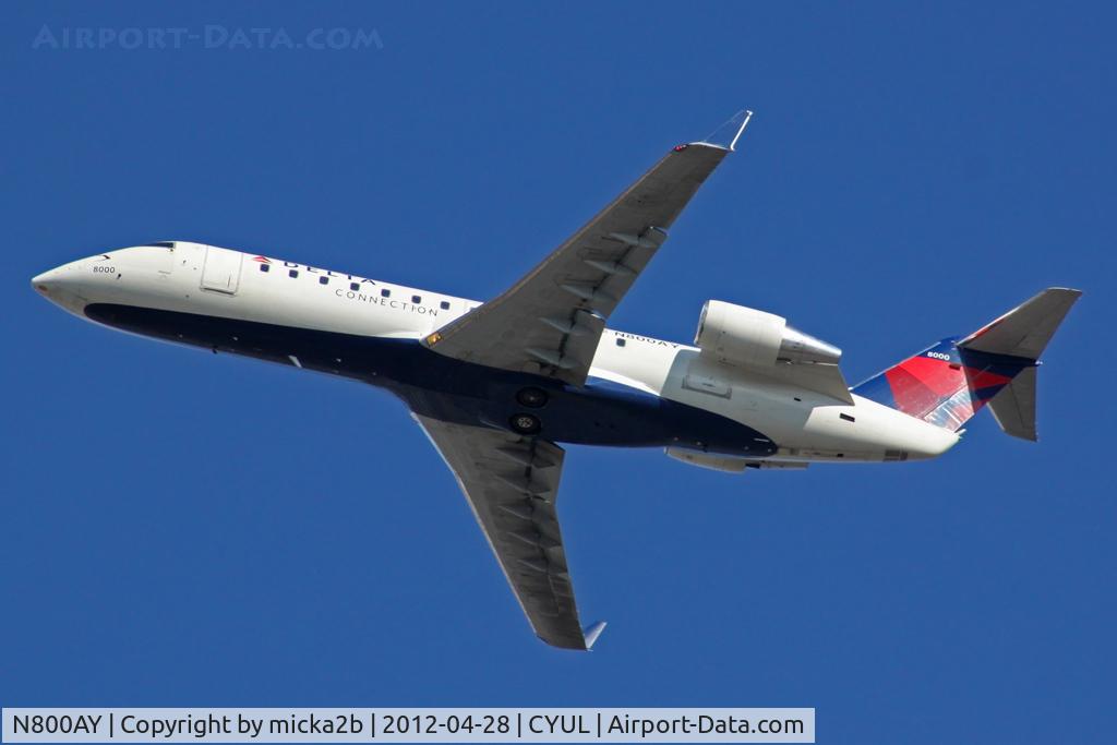 N800AY, 2004 Bombardier CRJ-200ER (CL-600-2B19) C/N 8000, Take off