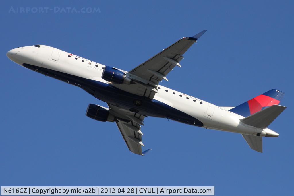 N616CZ, 2008 Embraer 175LR (ERJ-170-200LR) C/N 17000209, Take off