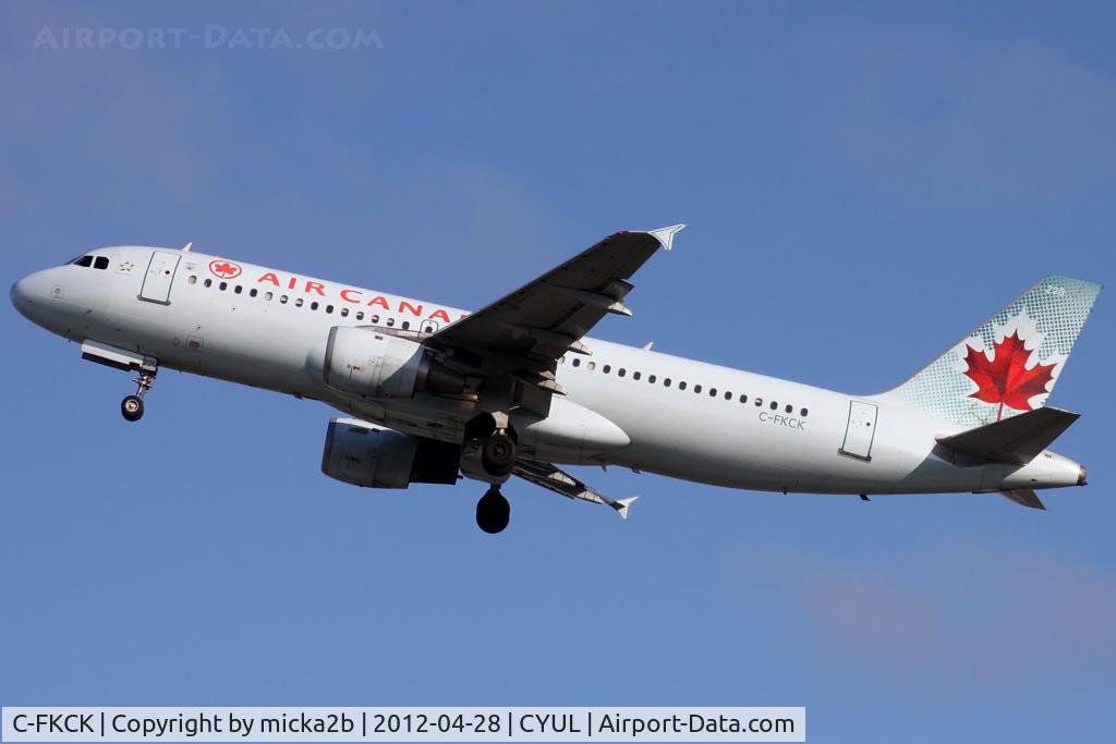 C-FKCK, 1991 Airbus A320-211 C/N 265, Take off