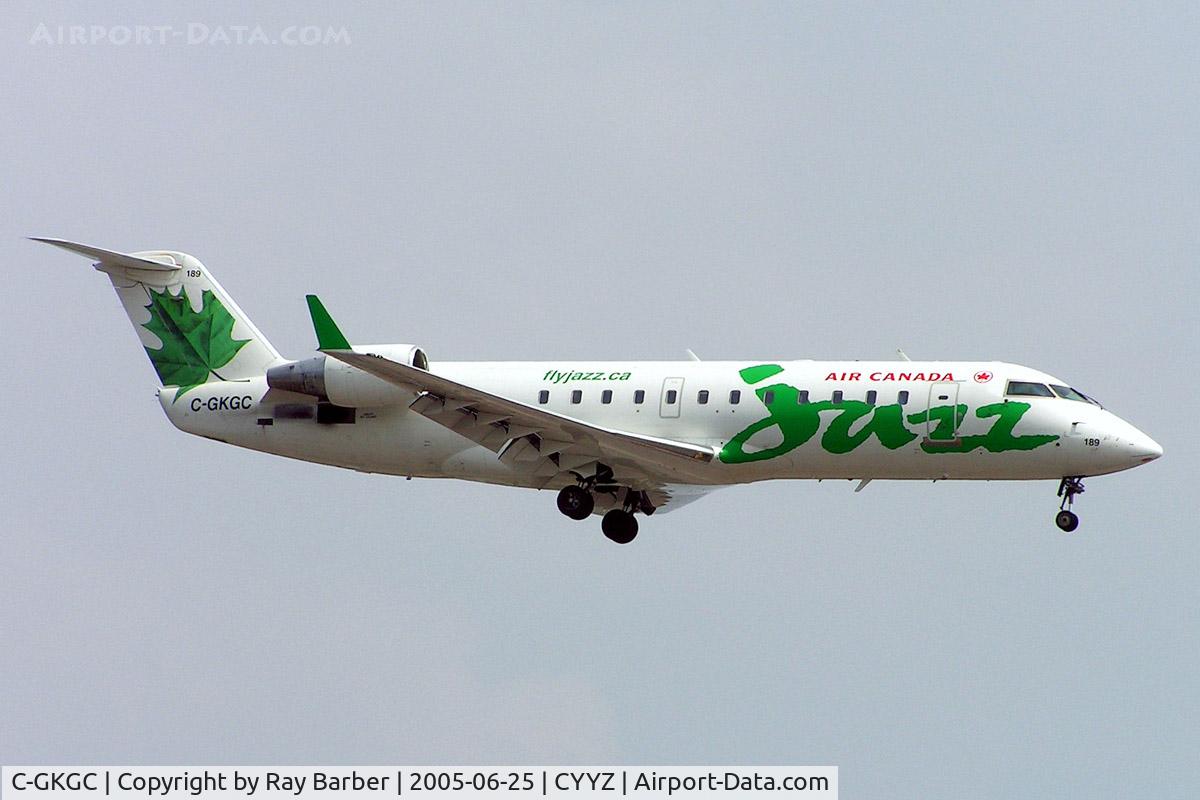 C-GKGC, 1999 Canadair CRJ-200ER (CL-600-2B19) C/N 7334, Canadair CRJ-200ER [7334] (Air Canada Jazz) Toronto~C 25/06/2005