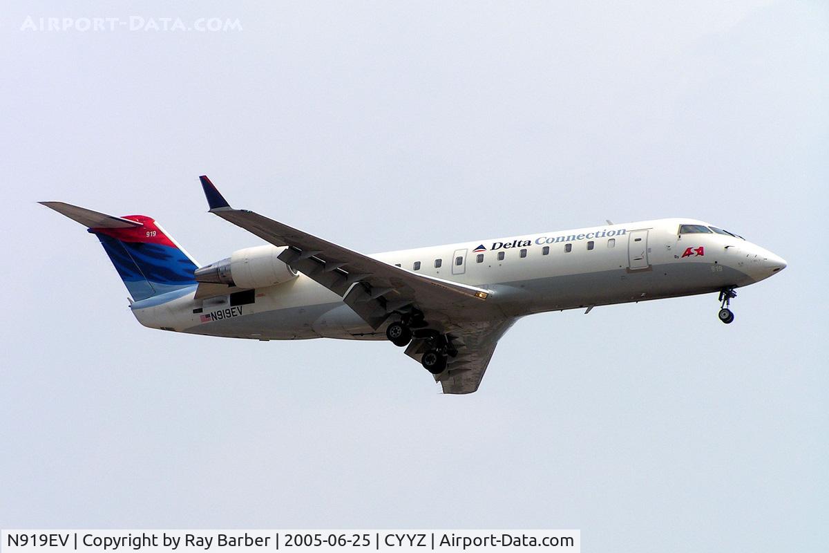 N919EV, 2003 Bombardier CRJ-200ER (CL-600-2B19) C/N 7780, Canadair CRJ-200ER [7780] (Delta Connection) Toronto~C 25/06/2005