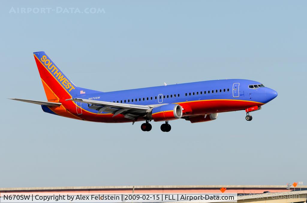 N670SW, 1988 Boeing 737-3G7 C/N 23784, Ft. Lauderdale
