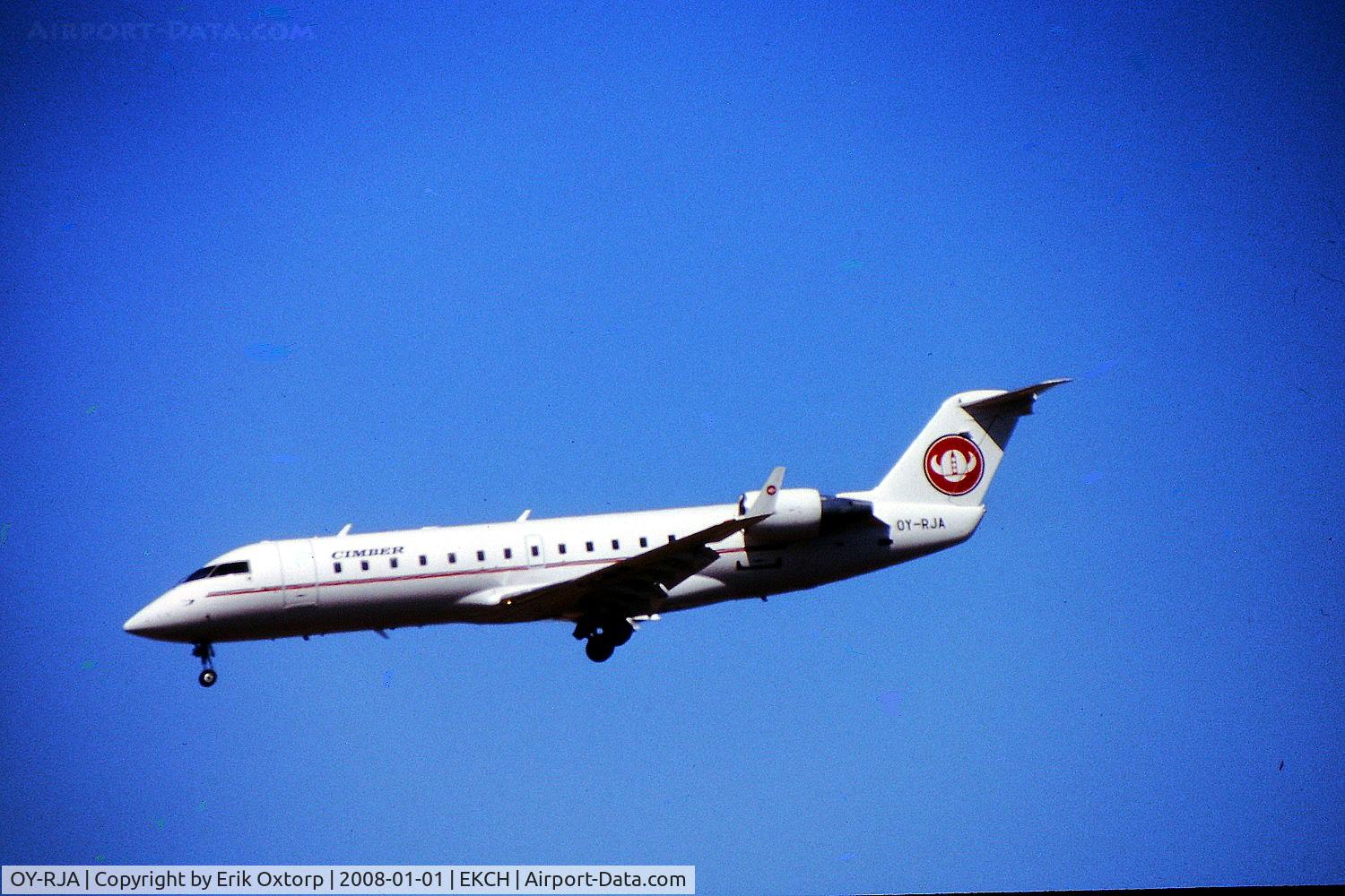 OY-RJA, 2000 Canadair CRJ-200LR (CL-600-2B19) C/N 7413, OY-RJA arriving rw 22L, MAR07