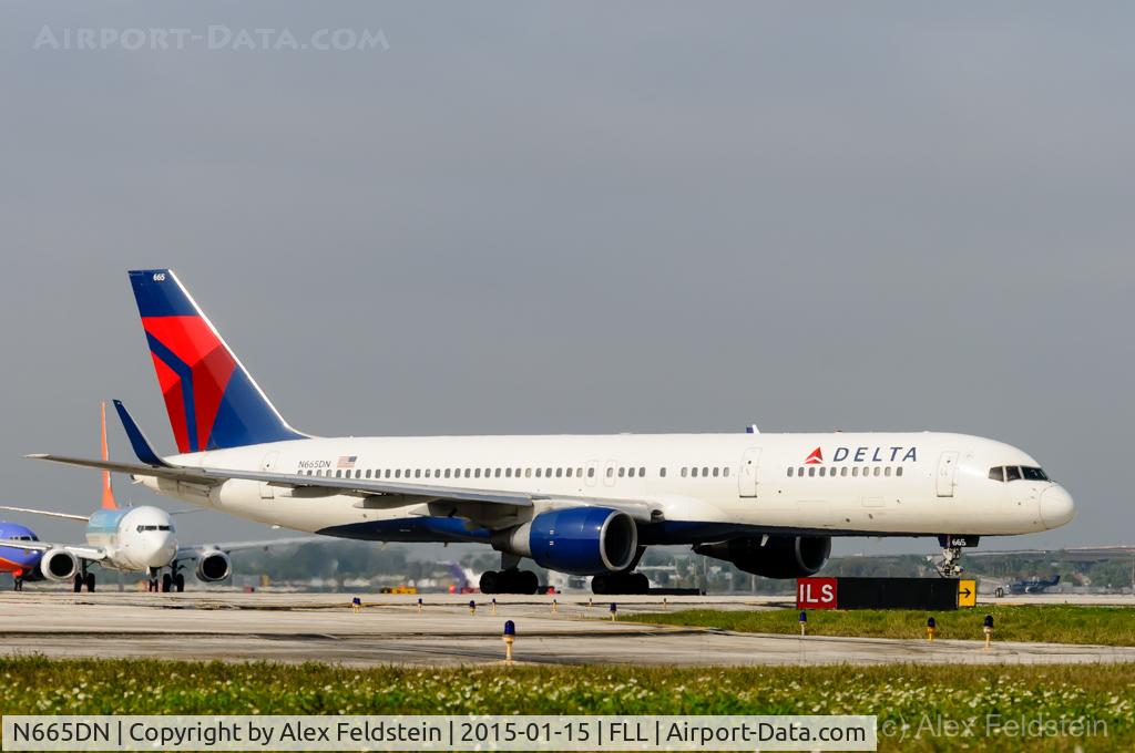 N665DN, 1991 Boeing 757-232 C/N 25013, Ft. Lauderdale