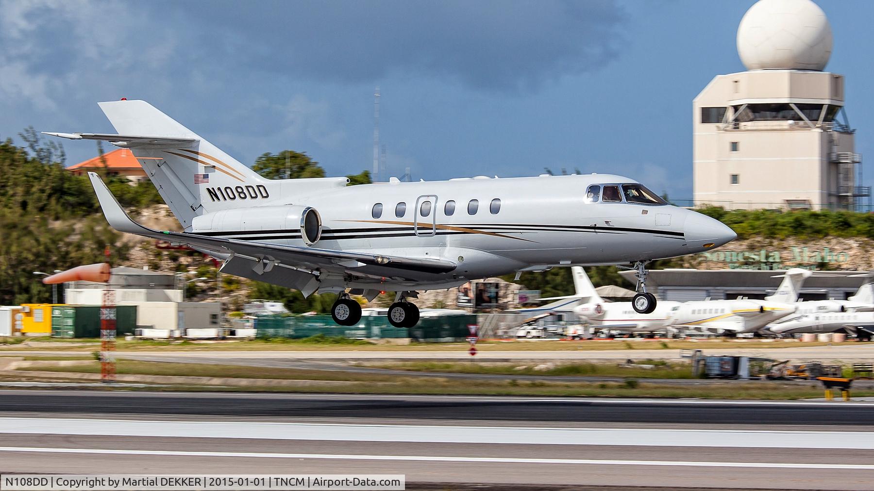 N108DD, 2004 Raytheon Hawker 800XP C/N 258700, landing SXM