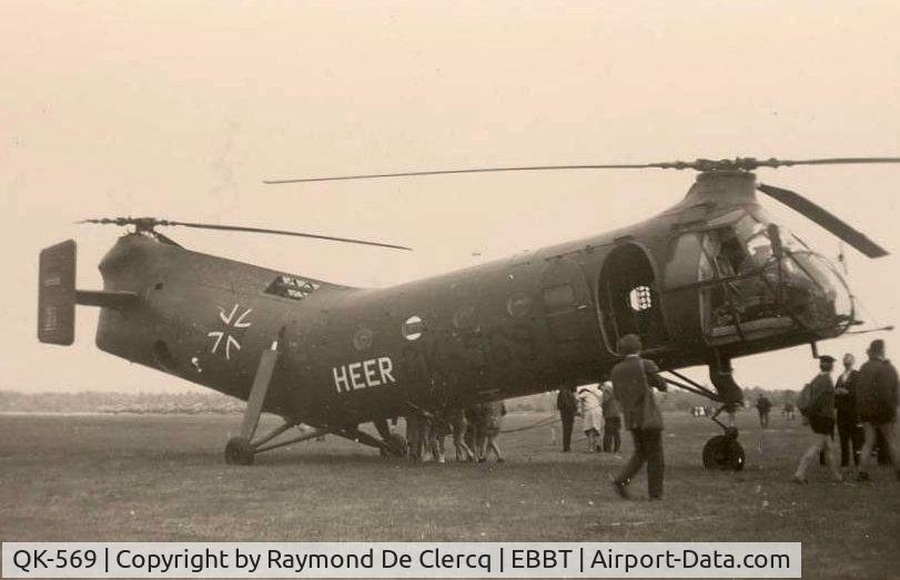QK-569, Vertol H-21C Shawnee C/N WG30, Belgian Army Light Aviation Meeting at Brasschaat (Antwerp) on 1966-09-18.