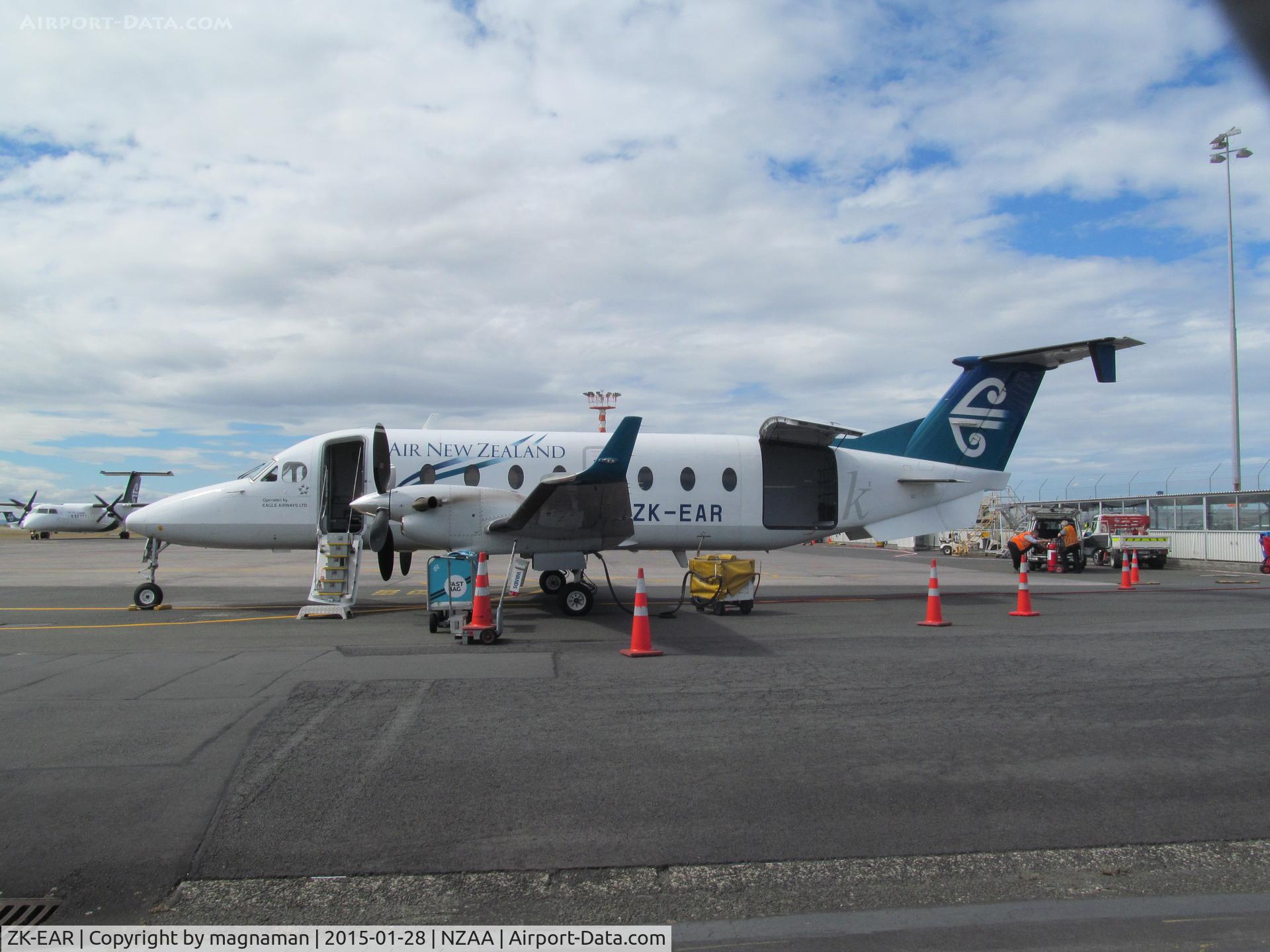 ZK-EAR, 1999 Beech 1900D C/N UE-388, on domestic apron