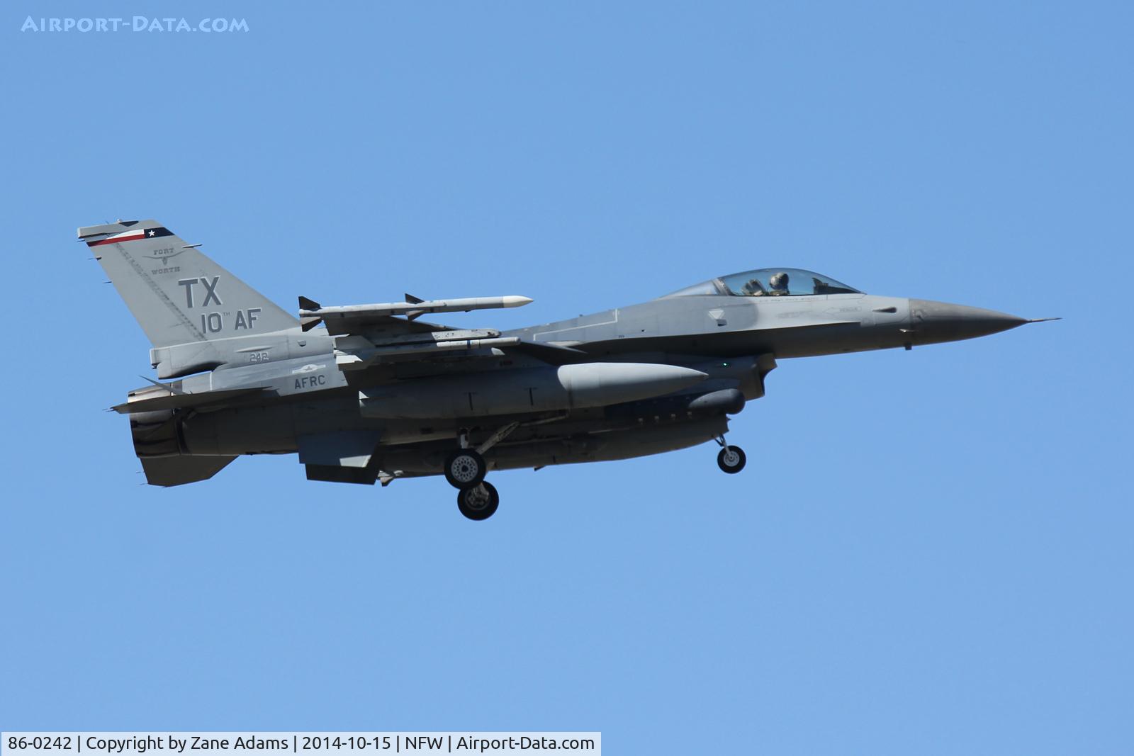 86-0242, 1986 General Dynamics F-16C Fighting Falcon C/N 5C-348, 301st FW F-16, landing at NASJRB Fort Worth