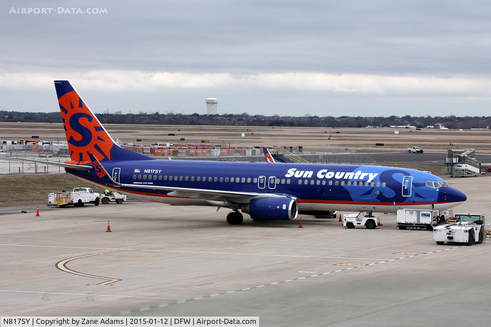N817SY, 2001 Boeing 737-8K2 C/N 30392, At DFW Airport