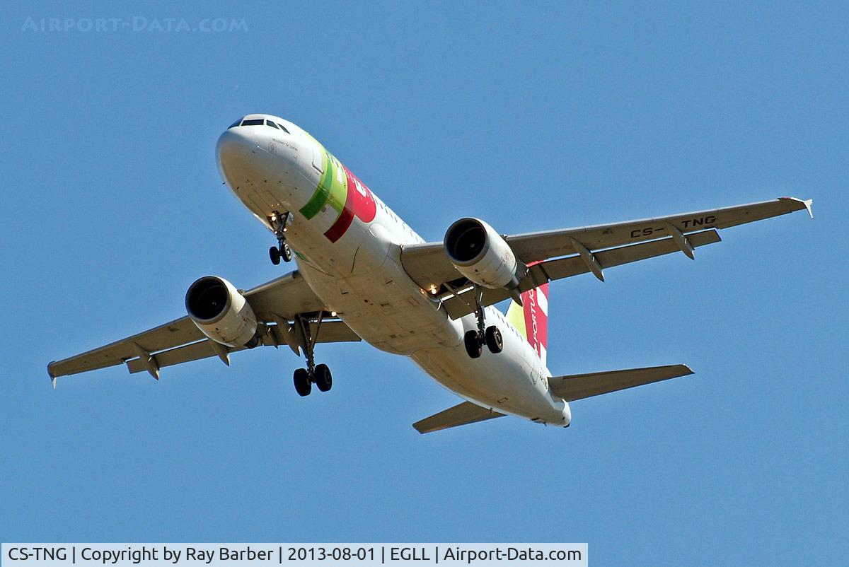 CS-TNG, 1998 Airbus A320-214 C/N 945, Airbus A320-214 [0945] (TAP Air Portugal) Home~G 01/08/2013. On approach 27R.