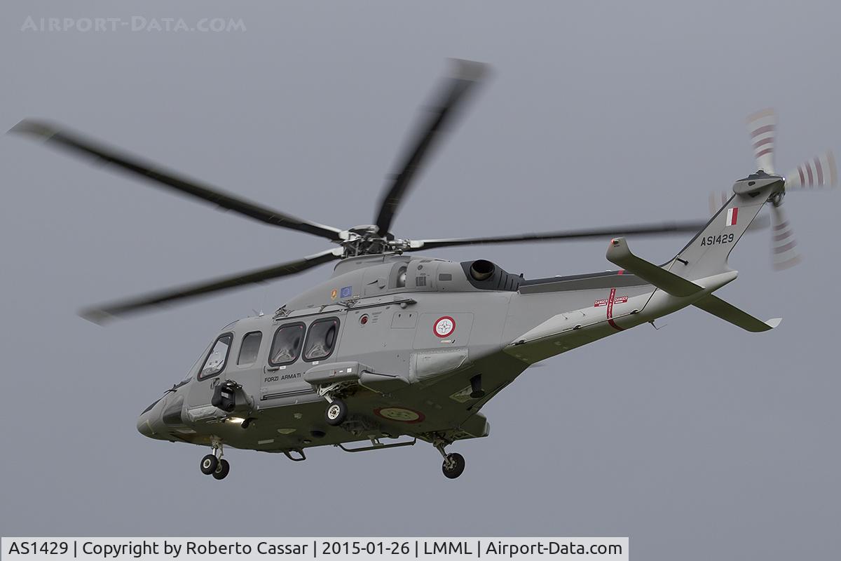 AS1429, AgustaWestland AW-139 C/N 31595, Circuits Over Runway 31
