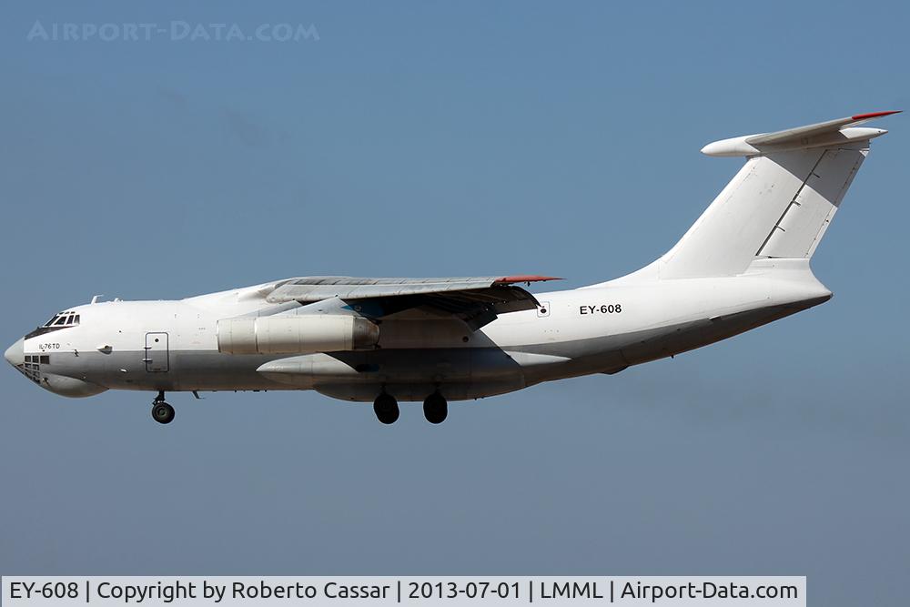EY-608, 1991 Ilyushin Il-76TD C/N 1013405177, Landing runway 31 to pick up supplies for Libya