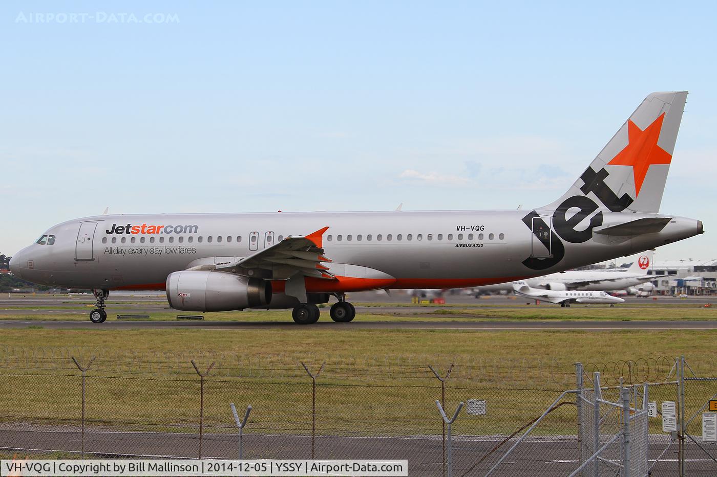 VH-VQG, 2006 Airbus A320-232 C/N 2787, taxiing to 34R