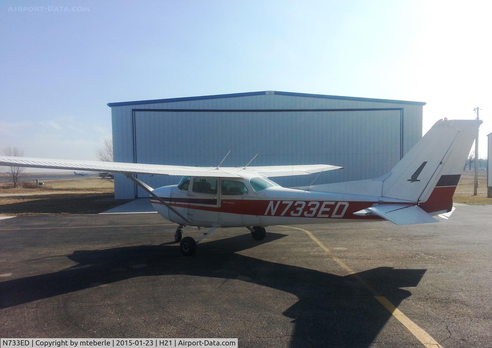 N733ED, 1976 Cessna 172N C/N 17268230, Left side