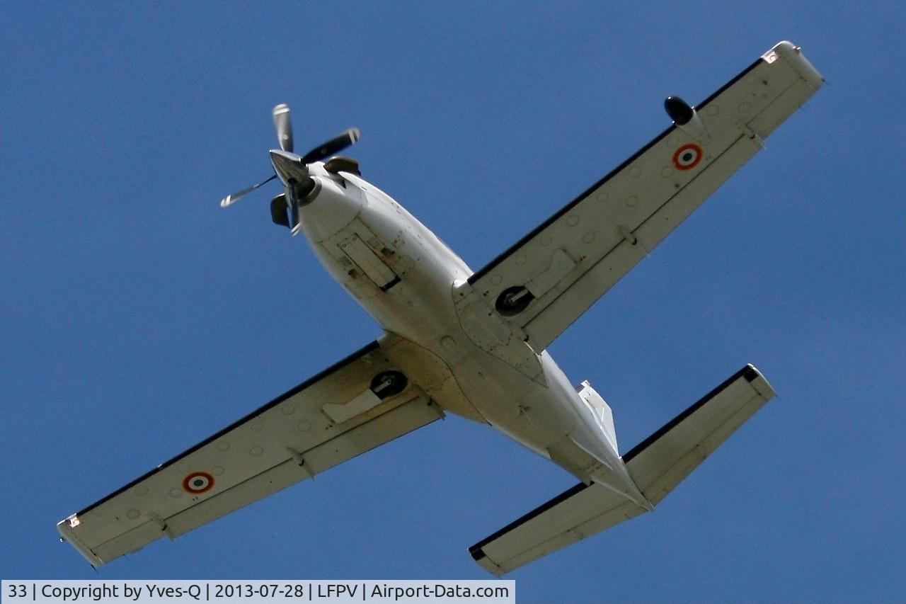 33, Socata TBM-700A C/N 33, Socata TBM-700A, Short approach rwy 27, Vélizy-Villacoublay Air Base 107 (LFPV-VIY)