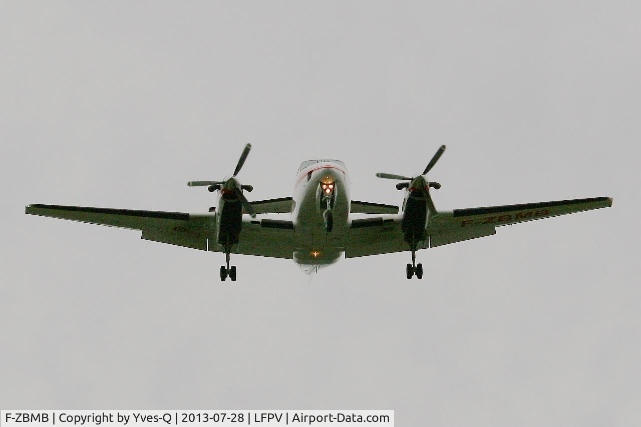 F-ZBMB, 1990 Beech 200 Super King Air C/N BB-1379, Beech B200 Super King Air, Short approach rwy 27, Vélizy-Vilacoublay Air Base 107 (LFPV-VIY)